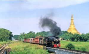 Ritrovare la Guida Bradshaw: il viaggio gentile di Michael Portillo, tra memoria, treni e Oriente