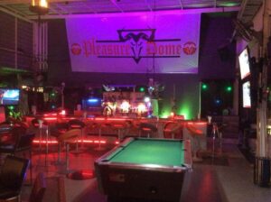 Snooker Under a Blue Light (Italian and English version)