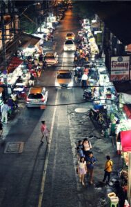 La fine di Sukhumvit 38. Lettera da Bangkok, dove anche il cibo diventa reato